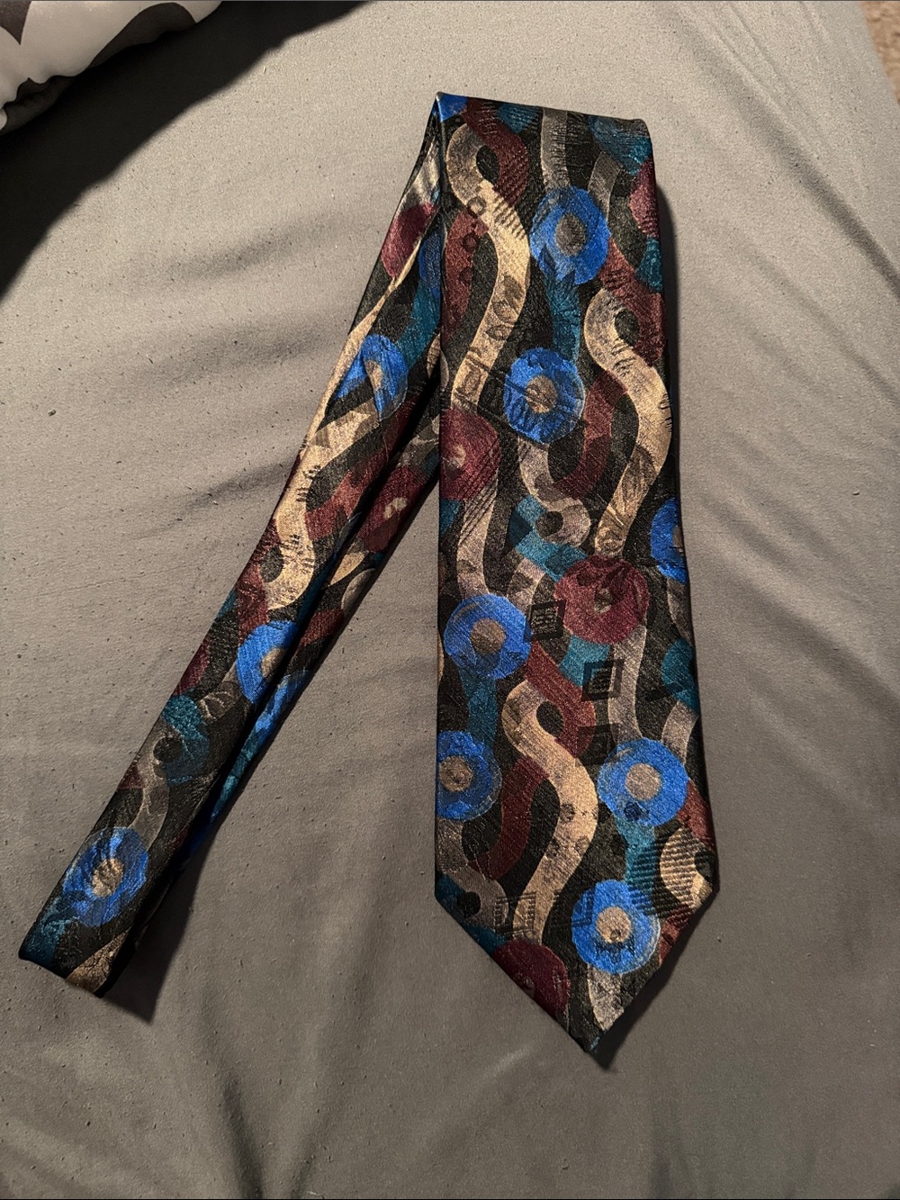 Men's Blue and Burgundy Patterned Silk Tie